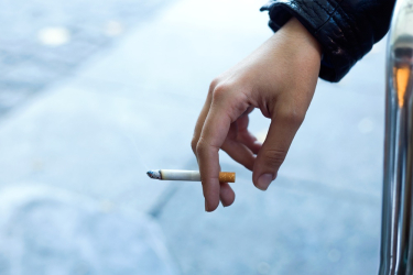 koureni_cigareta_freepik