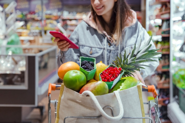 Nakupovani_potravimy_shopping_retail_Freepik