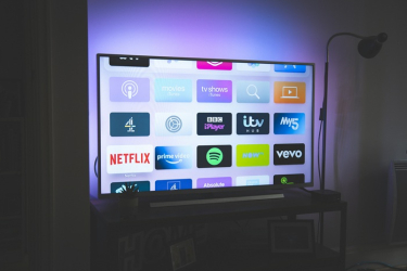 /media/2zlppwu5/ctv_video_streaming_unsplash