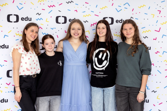 Tančí celá škola  Česká televize_foto__Marie Anna Baráková 2