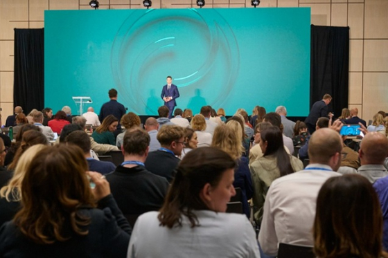 /media/yhmhoe0m/communication-summit_2025