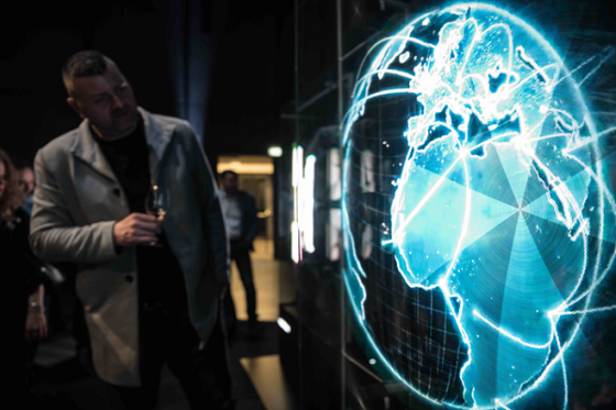 /media/11063/holograficke-reklamni-nosice