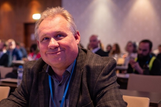 /media/12024/tomaskrasny