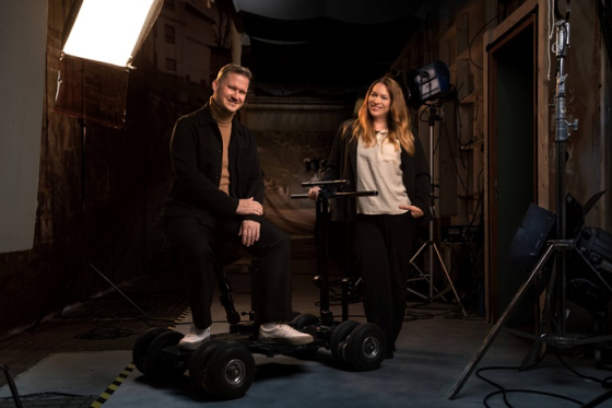 /media/cc5pjzu2/zuzana-palous-seifertova-a-jiri-sadek_friends-production