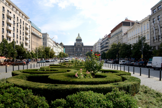 /media/17992/vaclavskenamesti_shutterstock