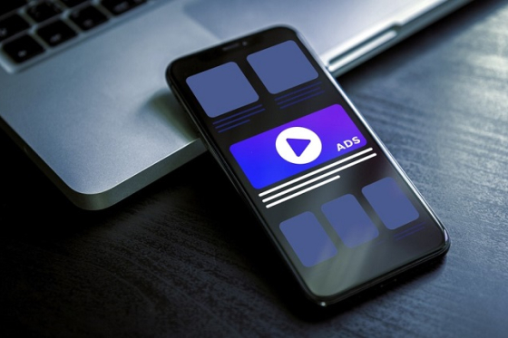 /media/19563/online-reklama_video_shutterstock