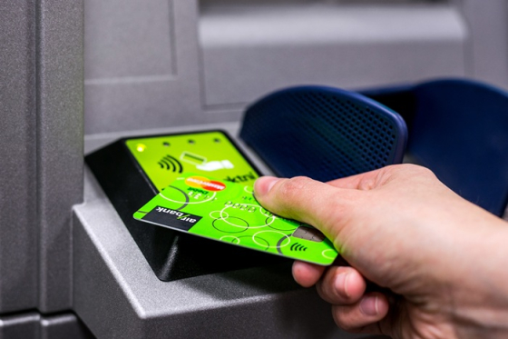 /media/a3fnglmn/air-bank-karta