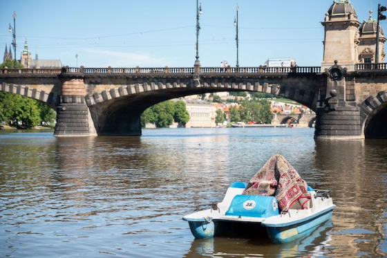 /media/21732/létající-koberec-na-vltavě