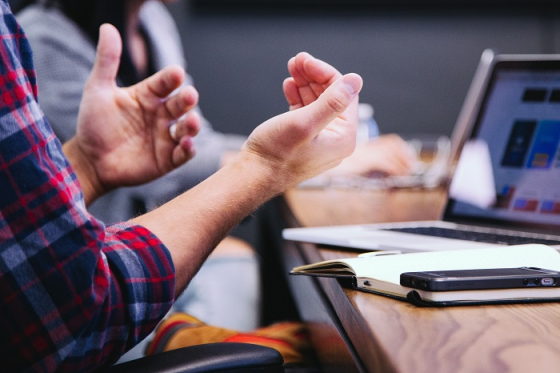 /media/23910/jednani_pc_meeting_unsplash