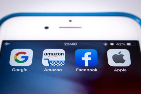 /media/11880/fb_amazon_shutterstock