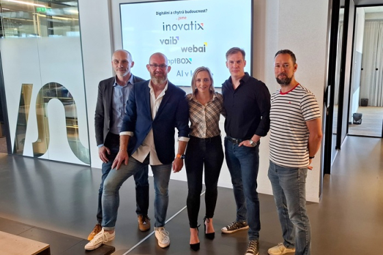 /media/25bne214/inovatix