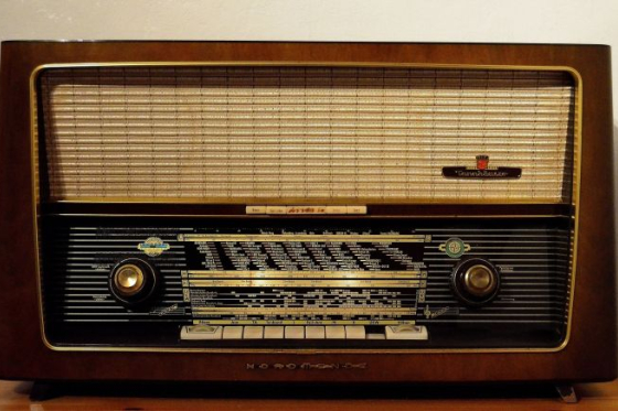 /media/24865/historicke-radio_pixabay