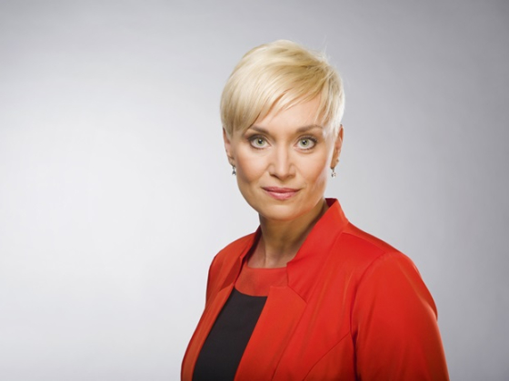 /media/pbyl5o2n/tvare-ceske-televize_gabriela-lefenda-e-iii_krepelka_20140617_50b1962