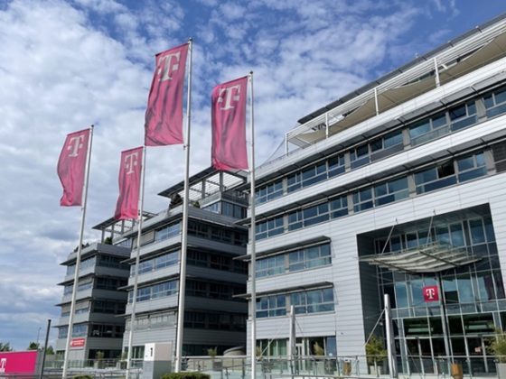 /media/1vkdbfn0/budova-t-mobile-1