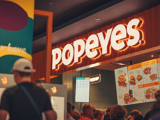 /media/25830/popeyes_counter