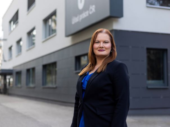 /media/hzldoywq/kateřina-pavlíková_úřad-práce_1_autor_vladimír-hodač