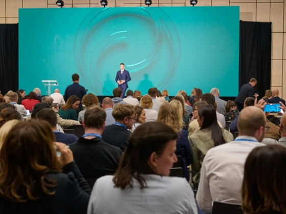 /media/yhmhoe0m/communication-summit_2025