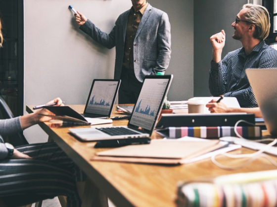 /media/3deholgq/manazeri_freepik