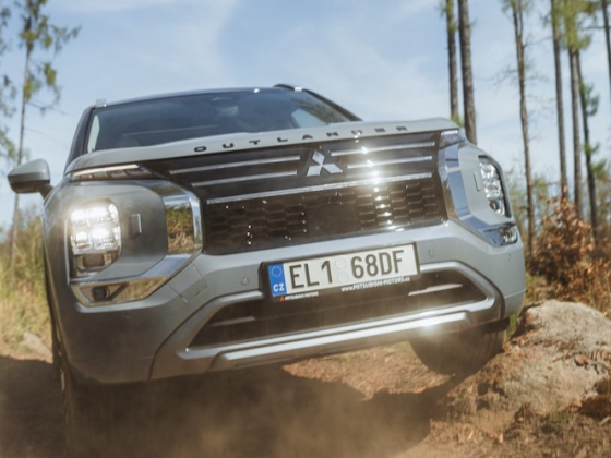 /media/0akbw2pn/mitsubishi_outlander_adventure