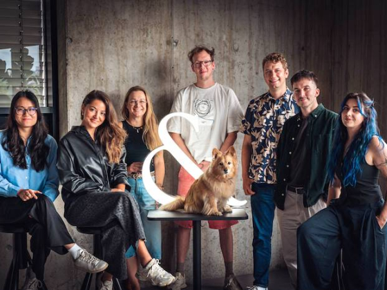 /media/dzaibdmh/část-týmu-saatchi-saatchi-prague-zdroj-publicis-groupe-matouš-bláha