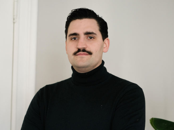 /media/iqnnzox1/revolut_wiktor-stopa