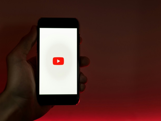 /media/dlshbkhh/youtube-premium_unsplash