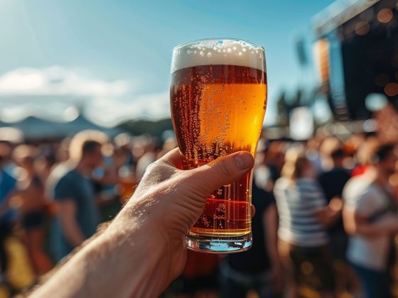 pivo_obcerstveni_stadion_Freepik