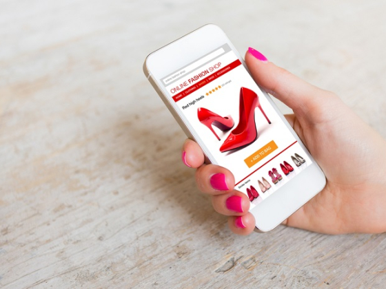 /media/15005/shutterstock_fashion_online