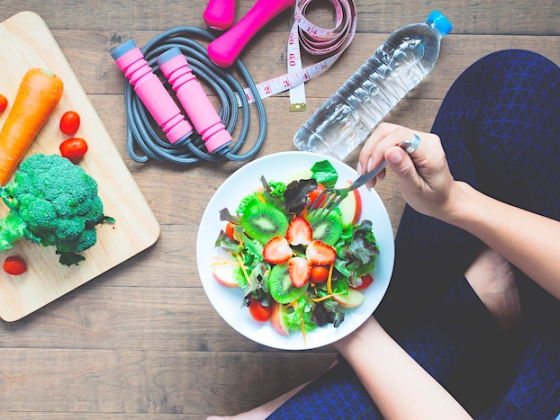/media/zchpeudv/freepik_woman-eating-healthy