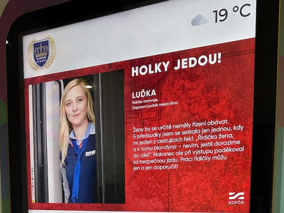 /media/4snh1415/slider_sdp-holky-jedou-ve-školách