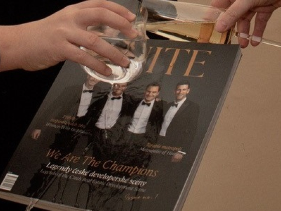 /media/5grd45ea/suite