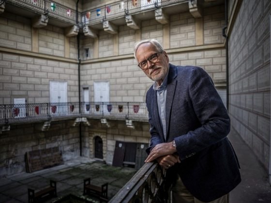 /media/fqdhwejd/modrá-krev-iv_frantisek-kinsky-česká-televize_foto-mikuláš-křepelka