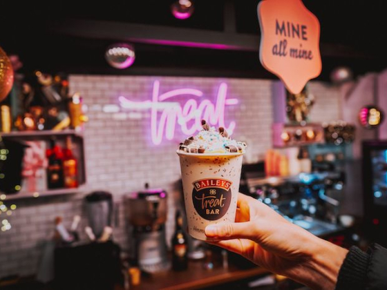 /media/yabpqqip/baileys_treatbar