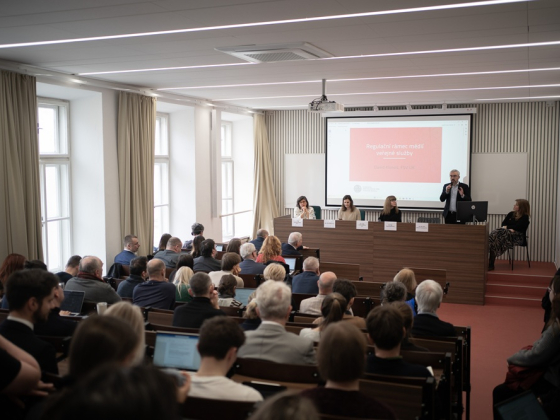 FSV debata_cela aula