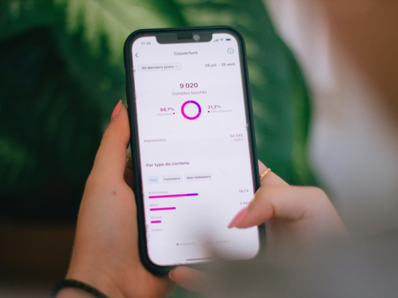 Mobil_analyza_data_mereni_unsplash