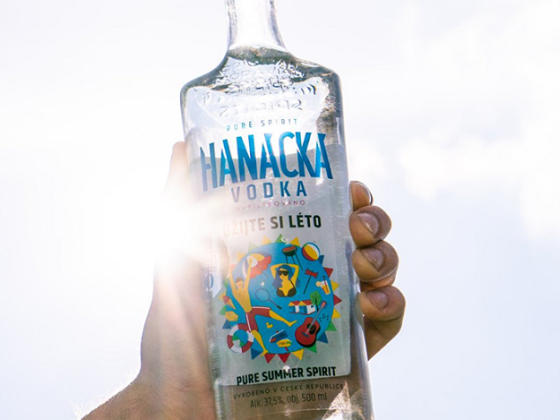 /media/13321/hanackavodka_puresummerspirit_slider
