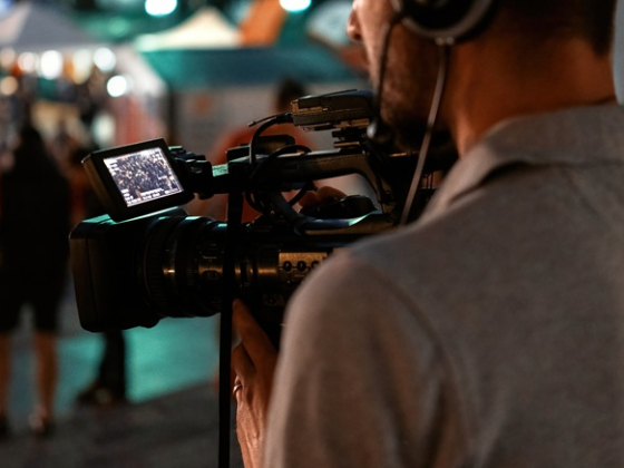 /media/sl3lq110/film-nataceni_freepik