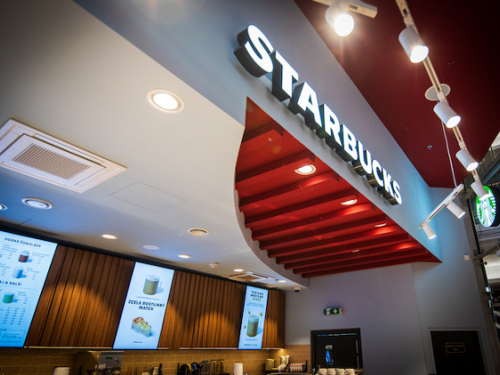 /media/1sgiylov/starbucks_digitalnimenuboardy