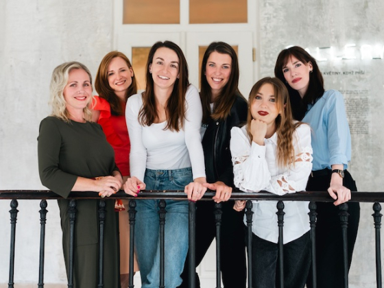 /media/br1pxshs/grayling_mumdoo_mensi