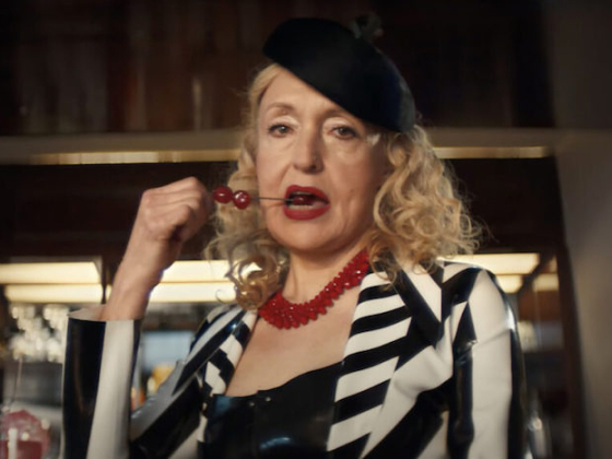 /media/bdsgqkdw/dove-beauty-never-gets-old