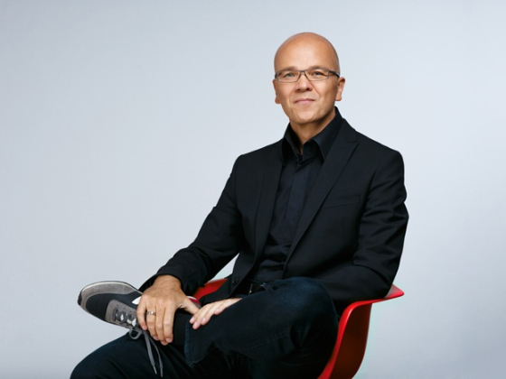 /media/wg1b0xpk/thomas_barta_4732_r_red