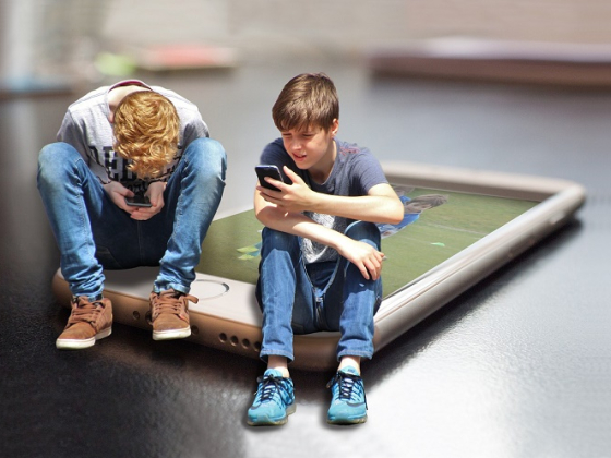 /media/5655/mobile-phone-deti