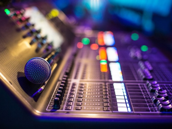 /media/7208/radio-studio_shutterstock