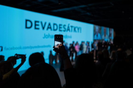 /media/10662/devadesatky