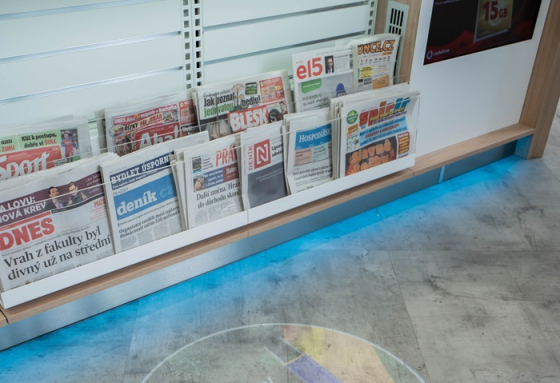 /media/sdlneaaf/trafikon_promi-ta-ni-reklamy-partnera-na-podlahu