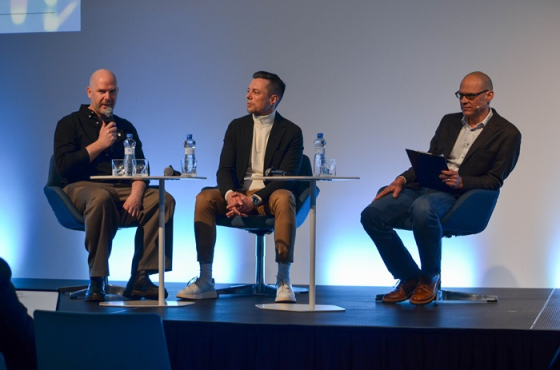 /media/zcta00u2/omni_retail-media_panel