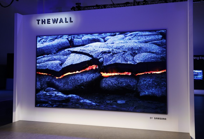 /media/2628/the-wall-modular-microled-146-inch-tv-2