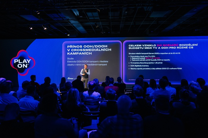 /media/0dwhry03/playon_ooh_crossmedial