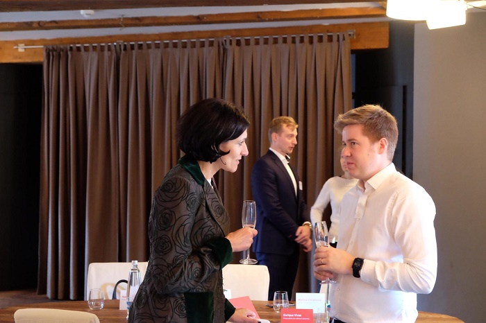 /media/7326/vodafone_adriana