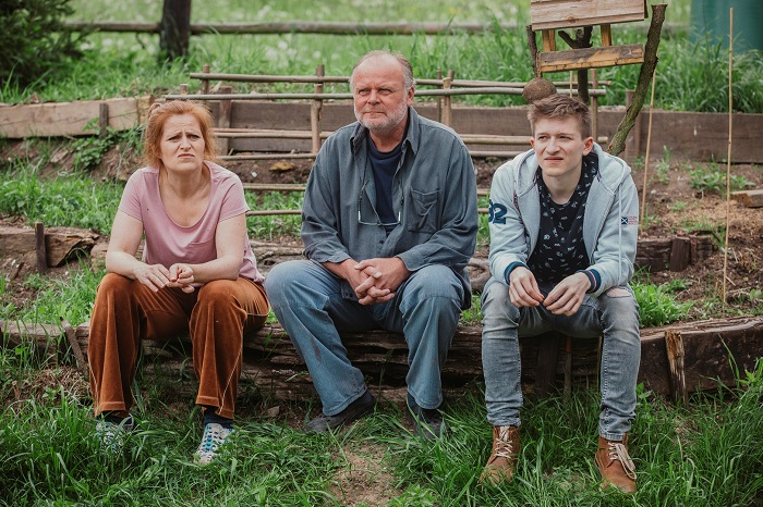 /media/12941/chataři